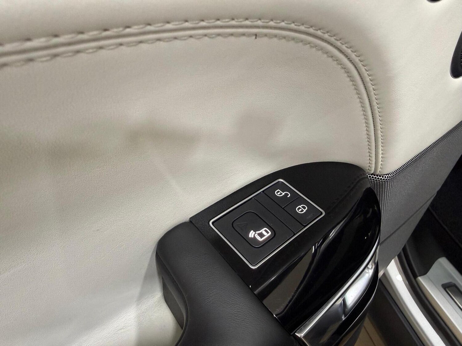 Used Land Rover Range Rover Sport 2018 for sale - 77675638: Photo 28