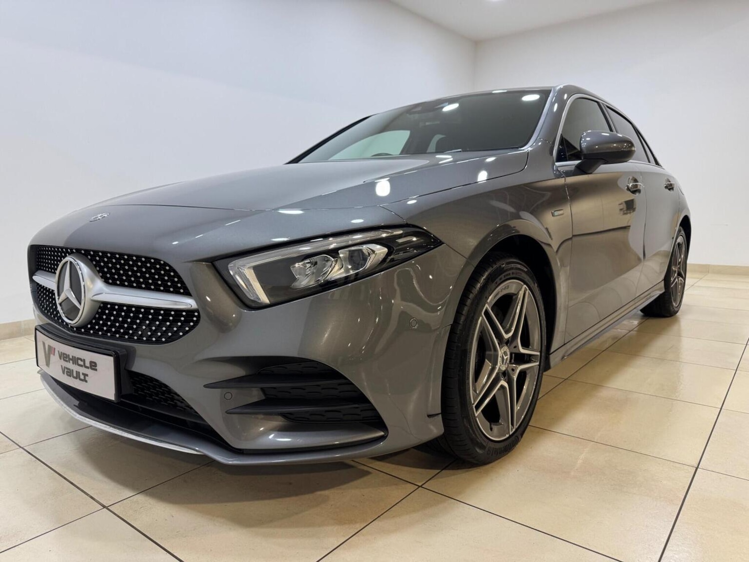 Used Mercedes-Benz A-Class 2020 for sale - 77609977: Photo 2