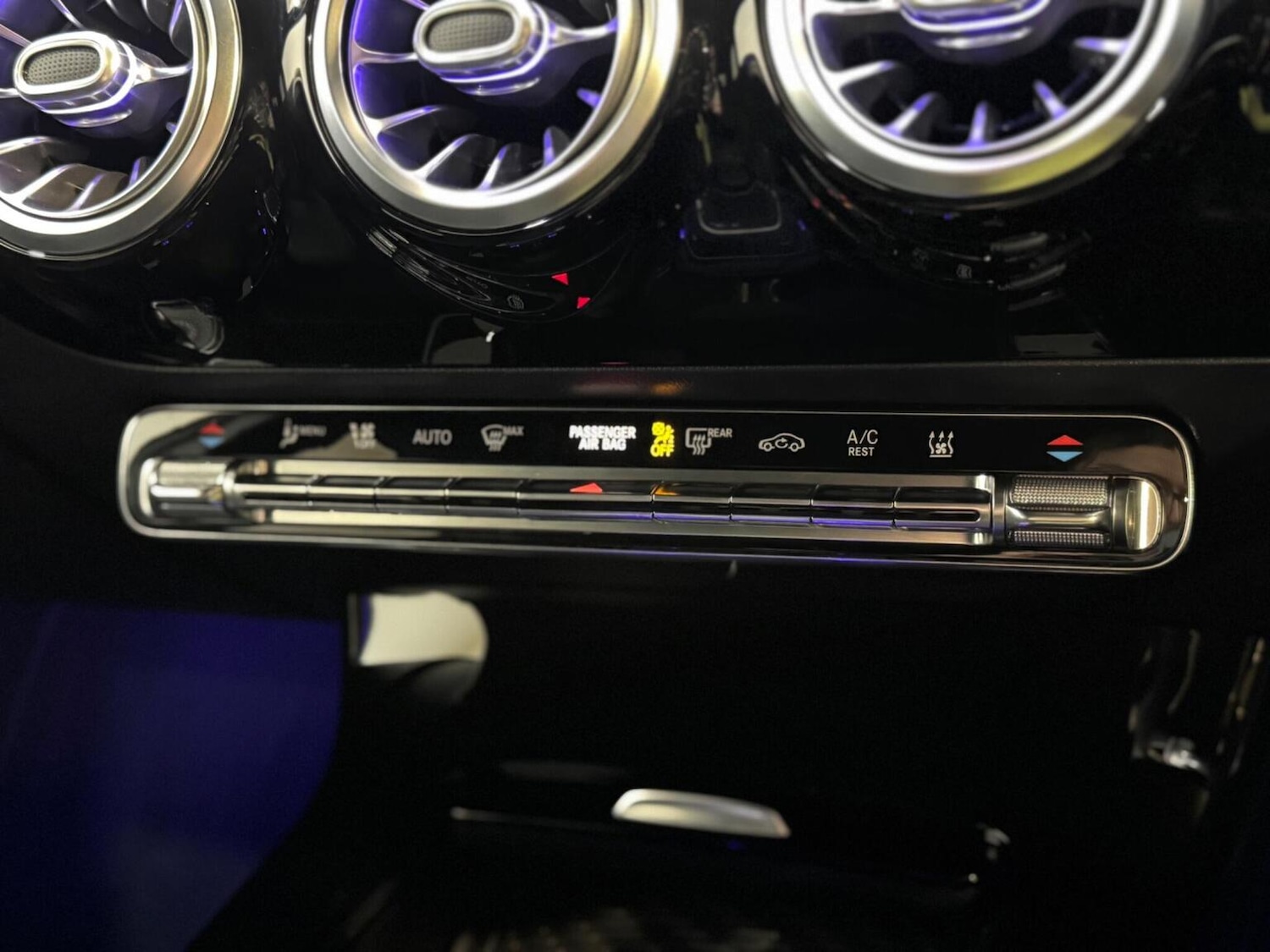 Used Mercedes-Benz A-Class 2020 for sale - 77609977: Photo 41