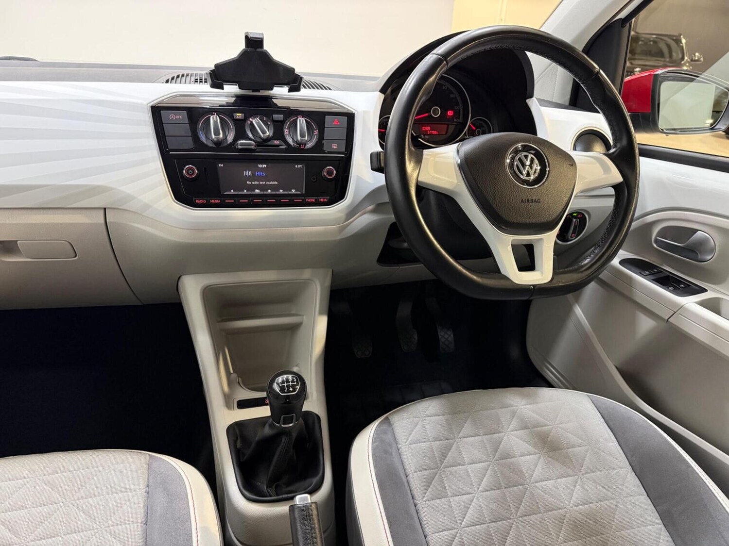 Used Volkswagen up! 2018 for sale - 77551385: Photo 14