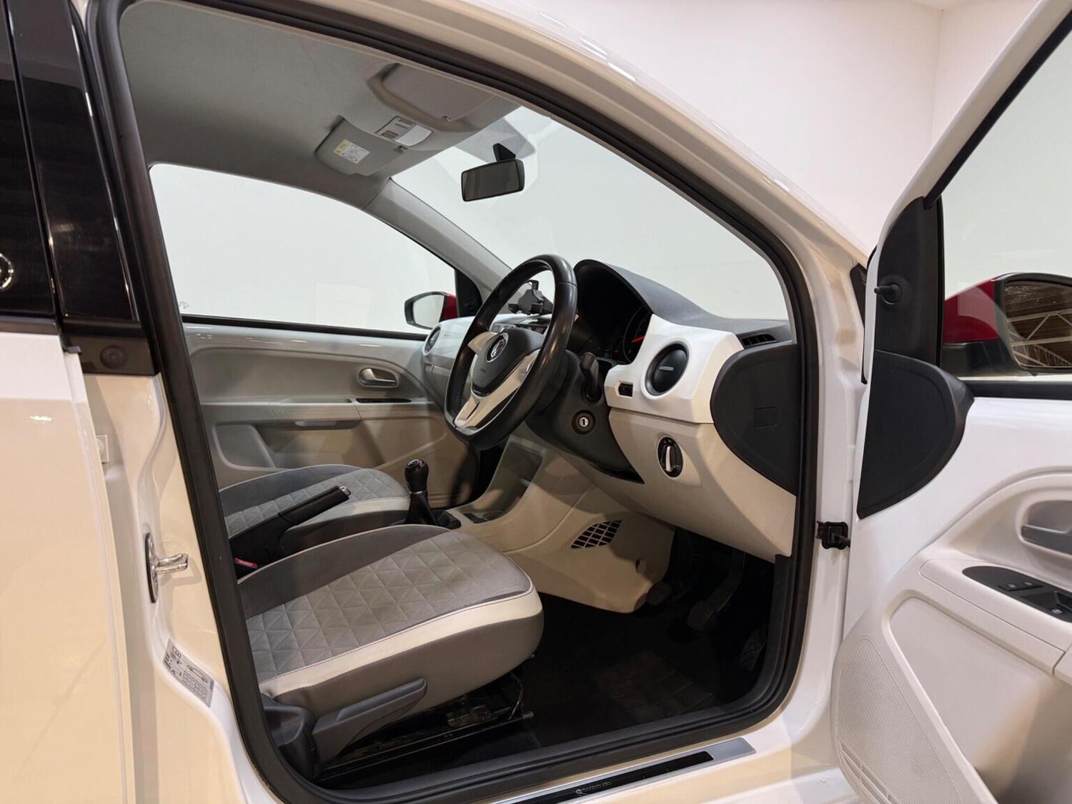 Used Volkswagen up! 2018 for sale - 77551385: Photo 17