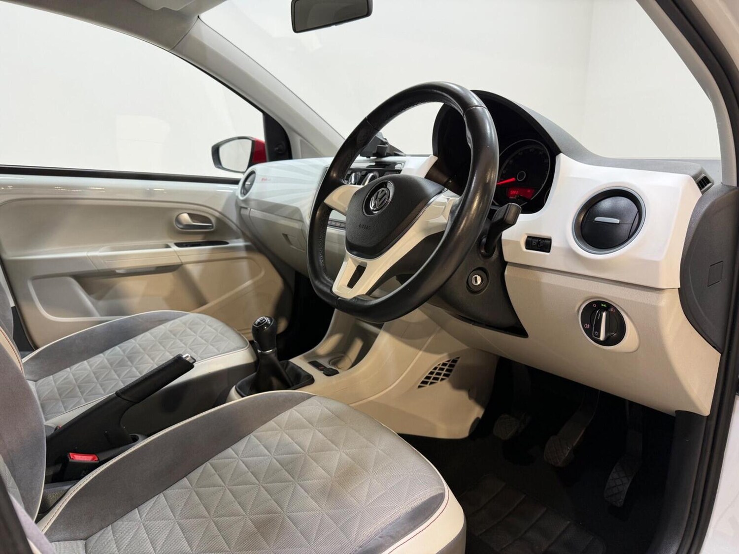 Used Volkswagen up! 2018 for sale - 77551385: Photo 18