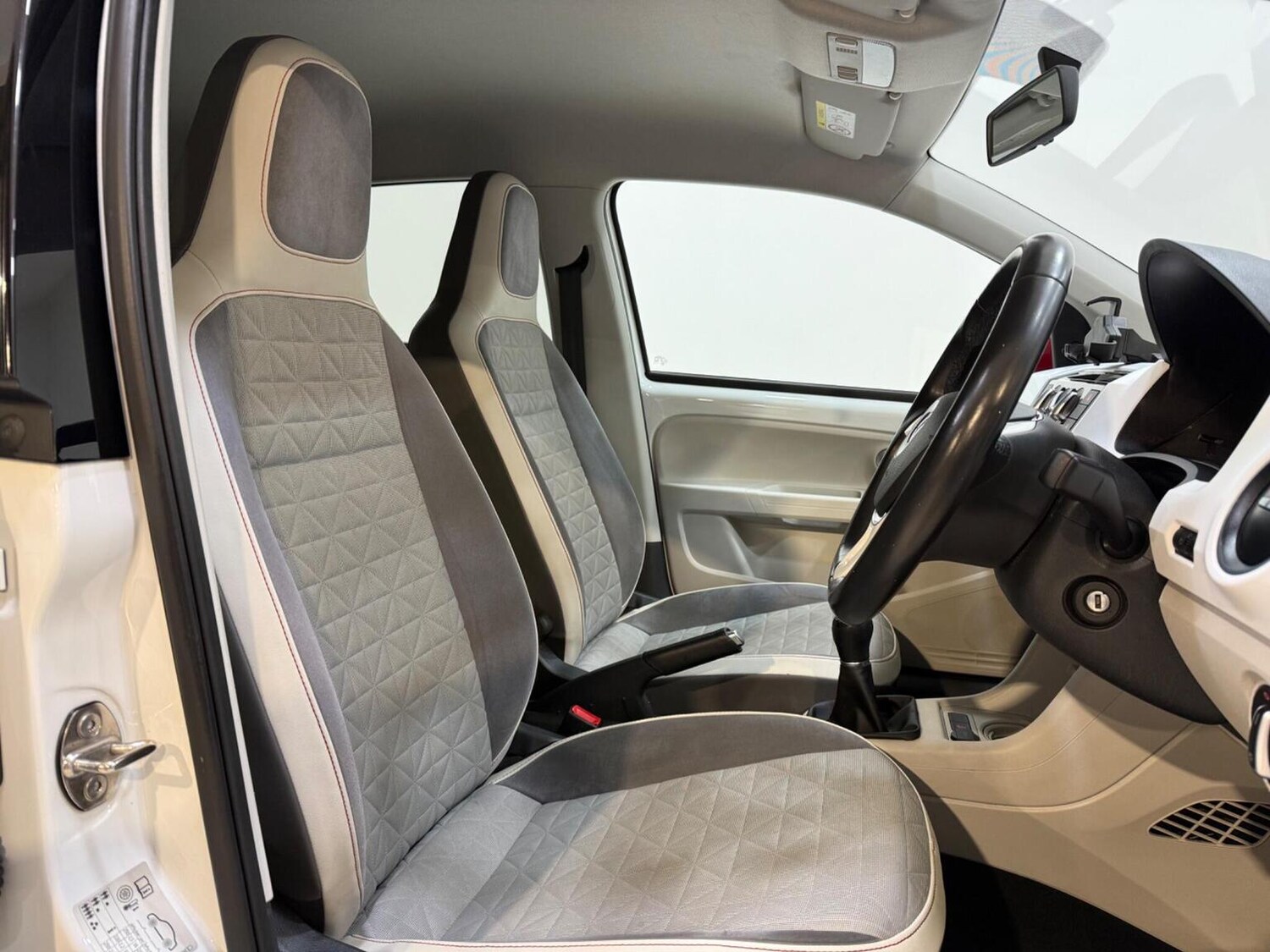 Used Volkswagen up! 2018 for sale - 77551385: Photo 19