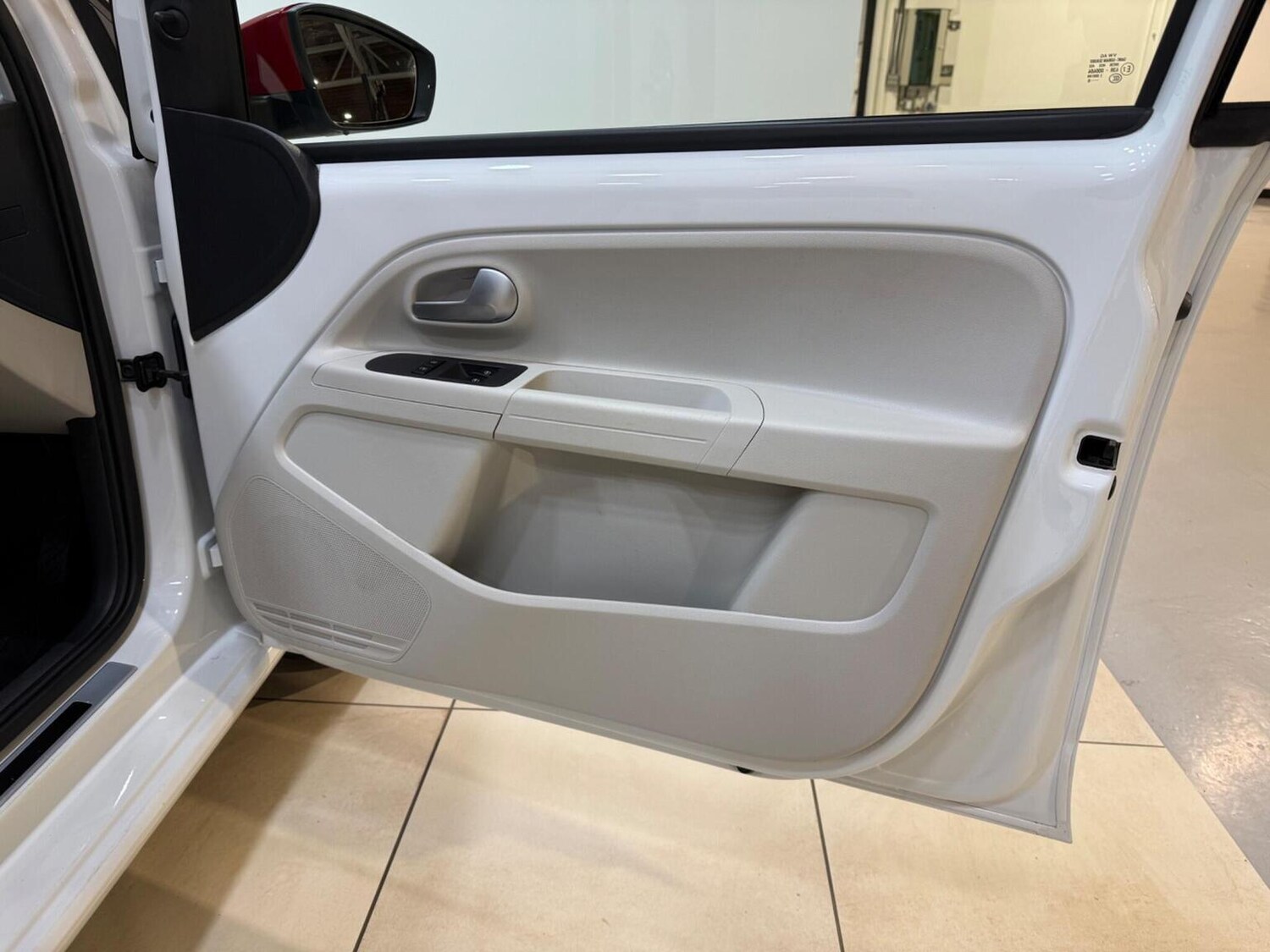 Used Volkswagen up! 2018 for sale - 77551385: Photo 24