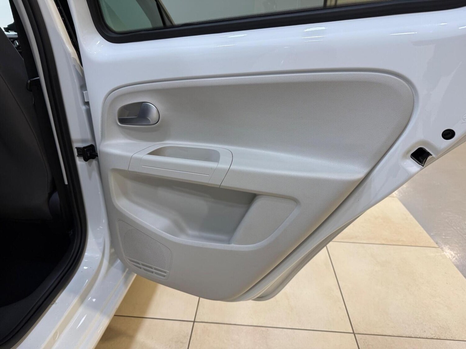 Used Volkswagen up! 2018 for sale - 77551385: Photo 25