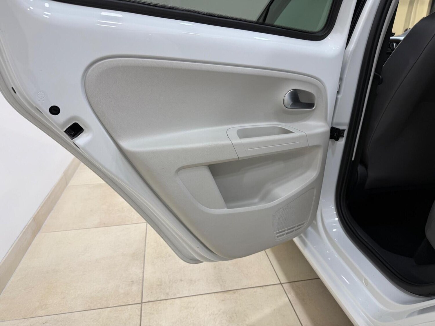 Used Volkswagen up! 2018 for sale - 77551385: Photo 27