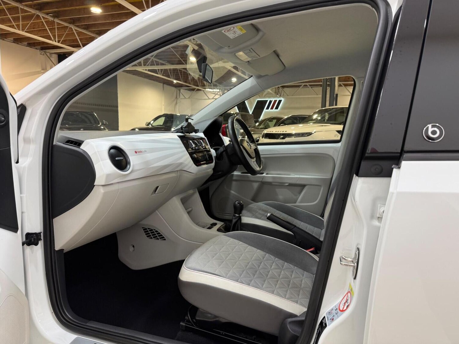 Used Volkswagen up! 2018 for sale - 77551385: Photo 41