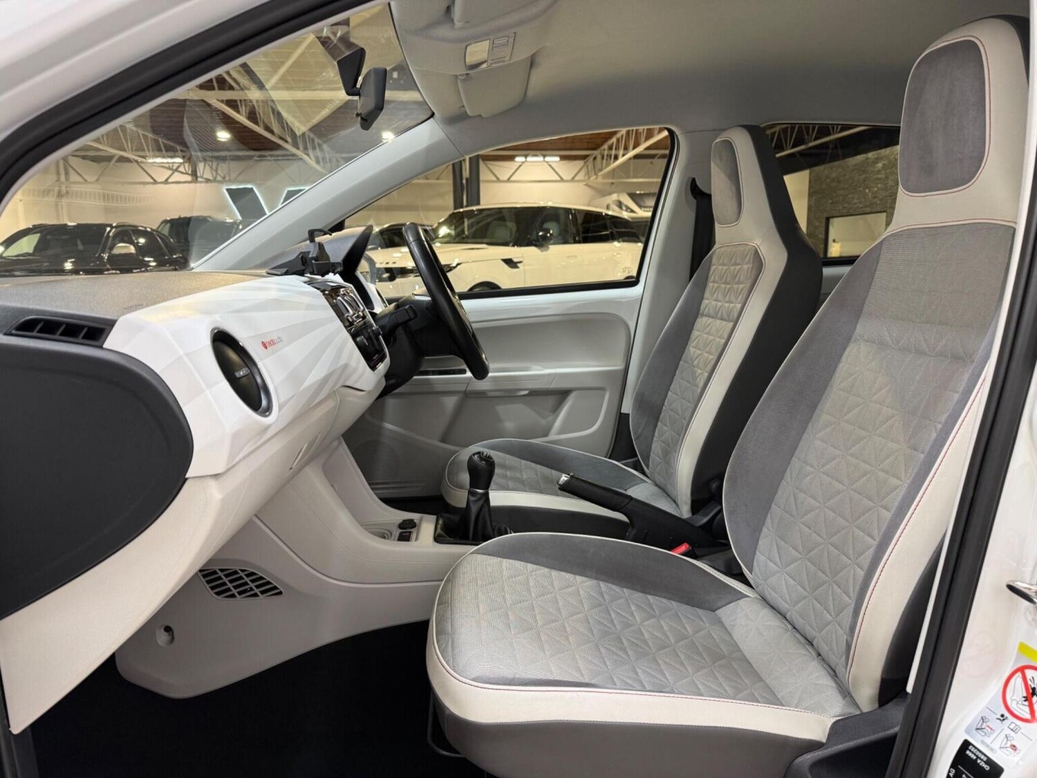 Used Volkswagen up! 2018 for sale - 77551385: Photo 42