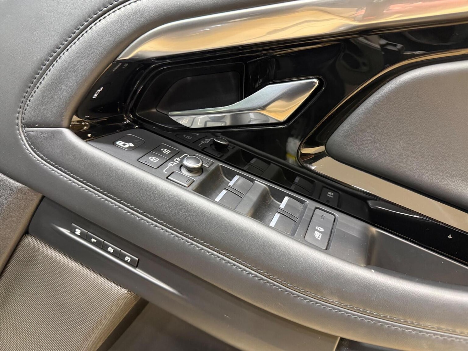 Used Land Rover Range Rover Evoque 2021 for sale - 77643677: Photo 33