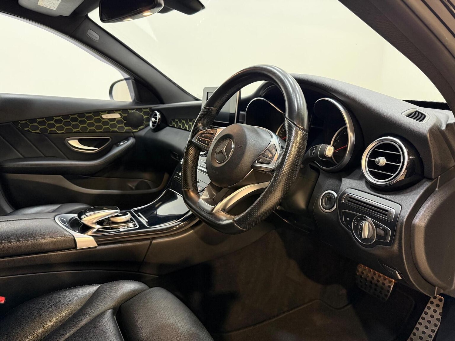 Used Mercedes-Benz C Class 2017 for sale - 77622574: Photo 13