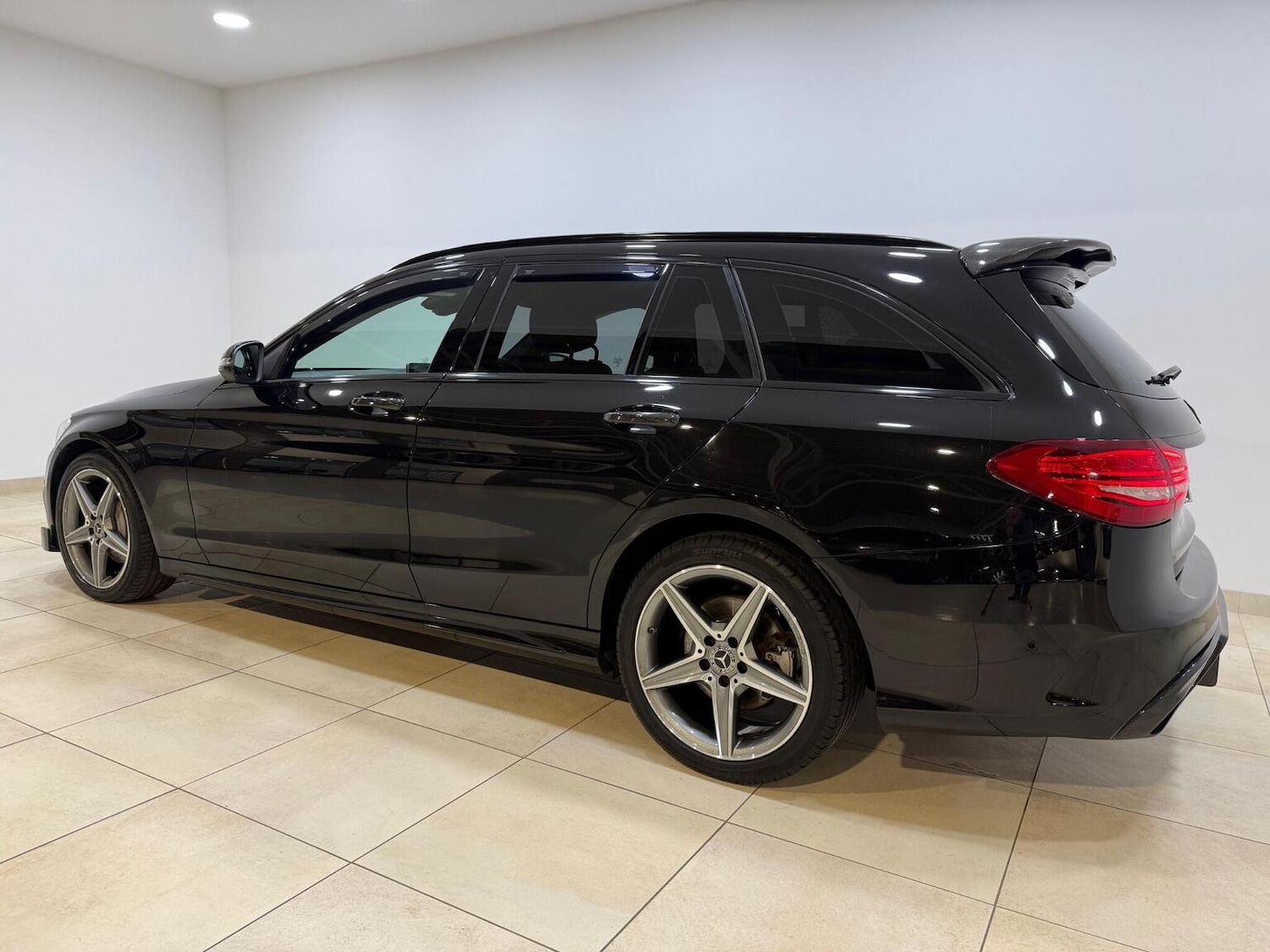 Used Mercedes-Benz C Class 2017 for sale - 77622574: Photo 3