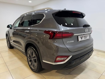 Used Hyundai Santa Fe 2021 for sale - 77562537: Photo