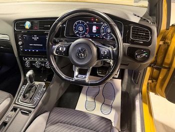 Used Volkswagen Golf 2018 for sale - 77953993: Photo