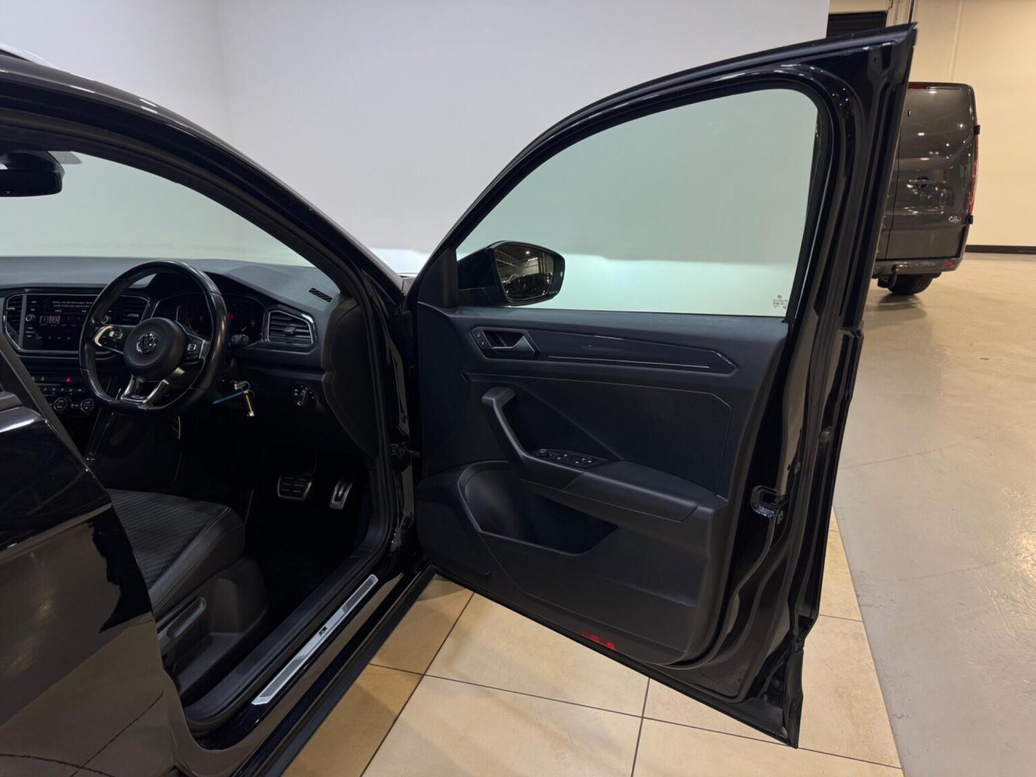 Used Volkswagen T-Roc 2019 for sale - 77551386: Photo 14