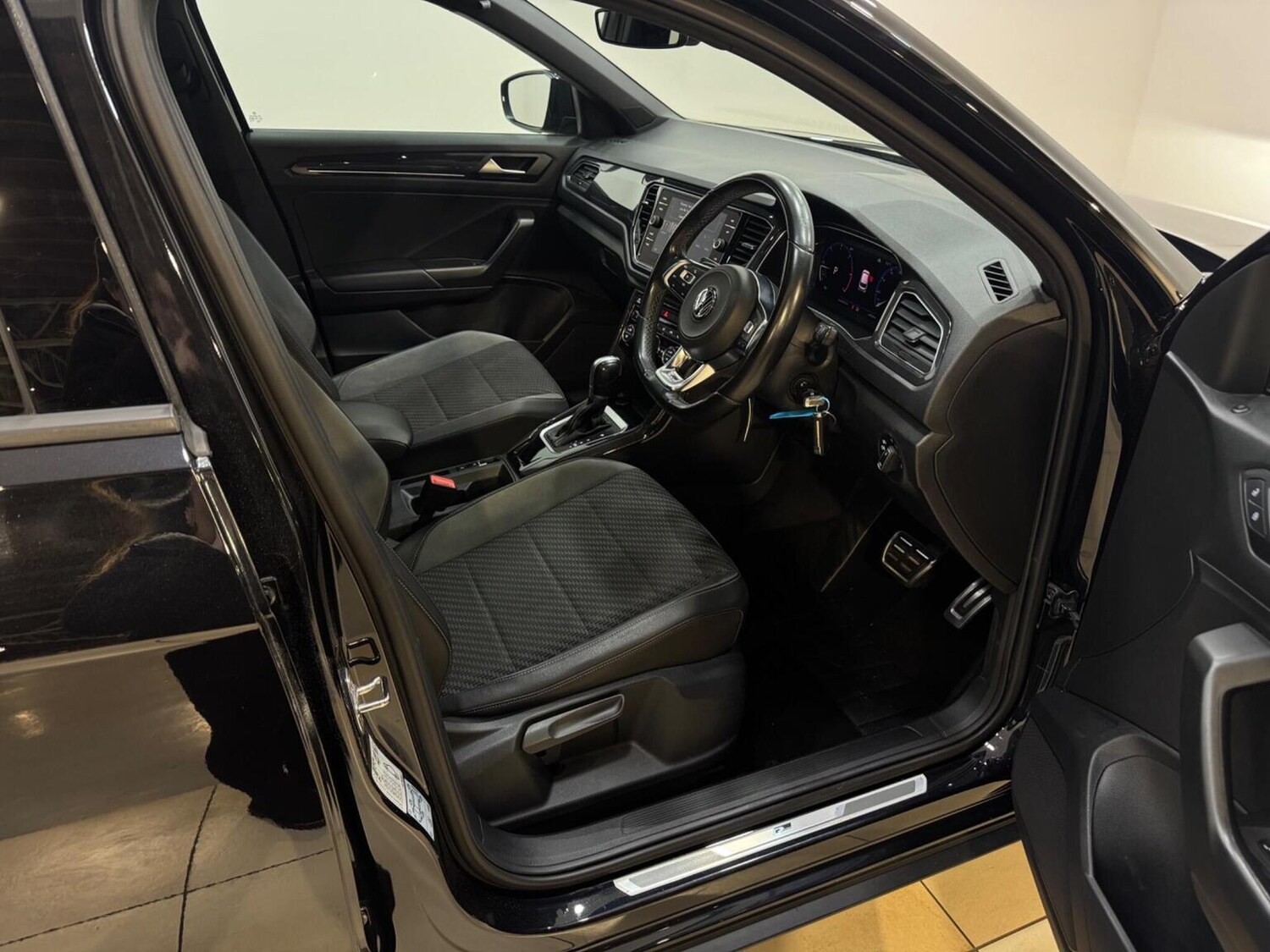 Used Volkswagen T-Roc 2019 for sale - 77551386: Photo 19