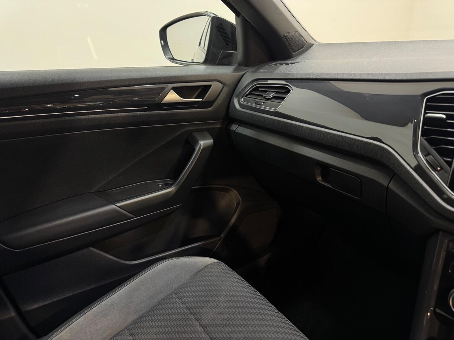 Used Volkswagen T-Roc 2019 for sale - 77551386: Photo 21