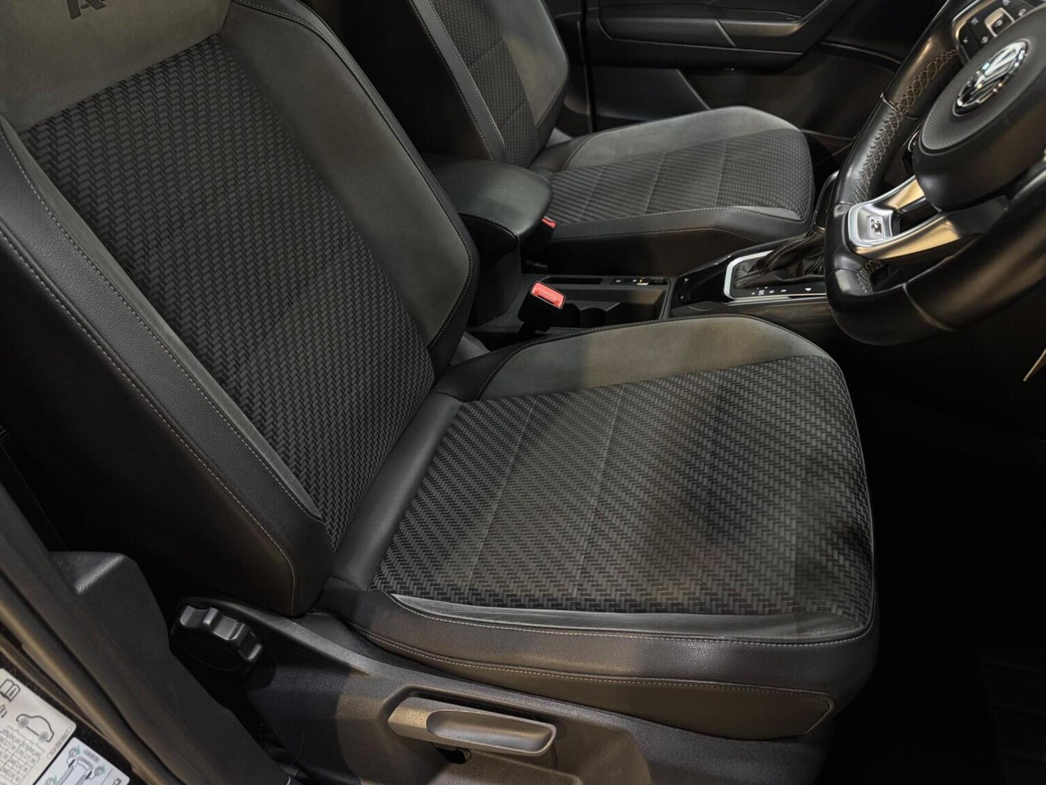 Used Volkswagen T-Roc 2019 for sale - 77551386: Photo 32