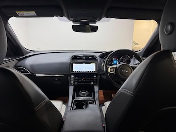 Used Jaguar F-Pace 2019 for sale - 78242740: Photo