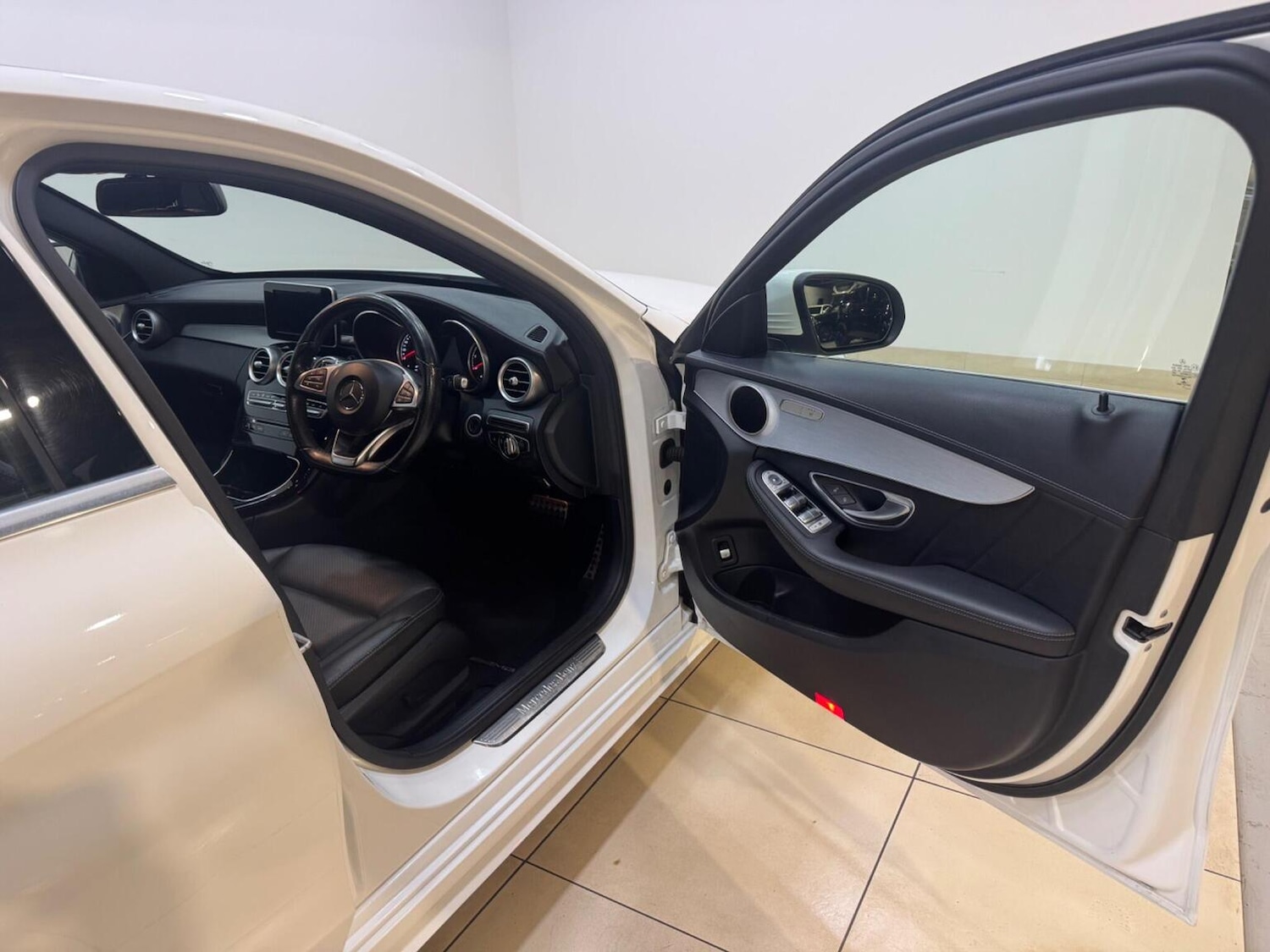 Used Mercedes-Benz C Class 2014 for sale - 78182787: Photo 24