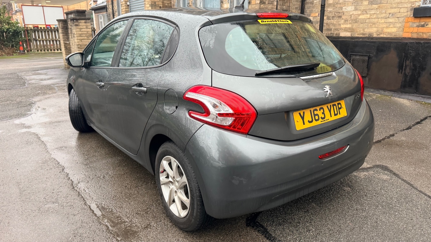 Used Peugeot 208 2013 for sale - 77240725: Photo 3