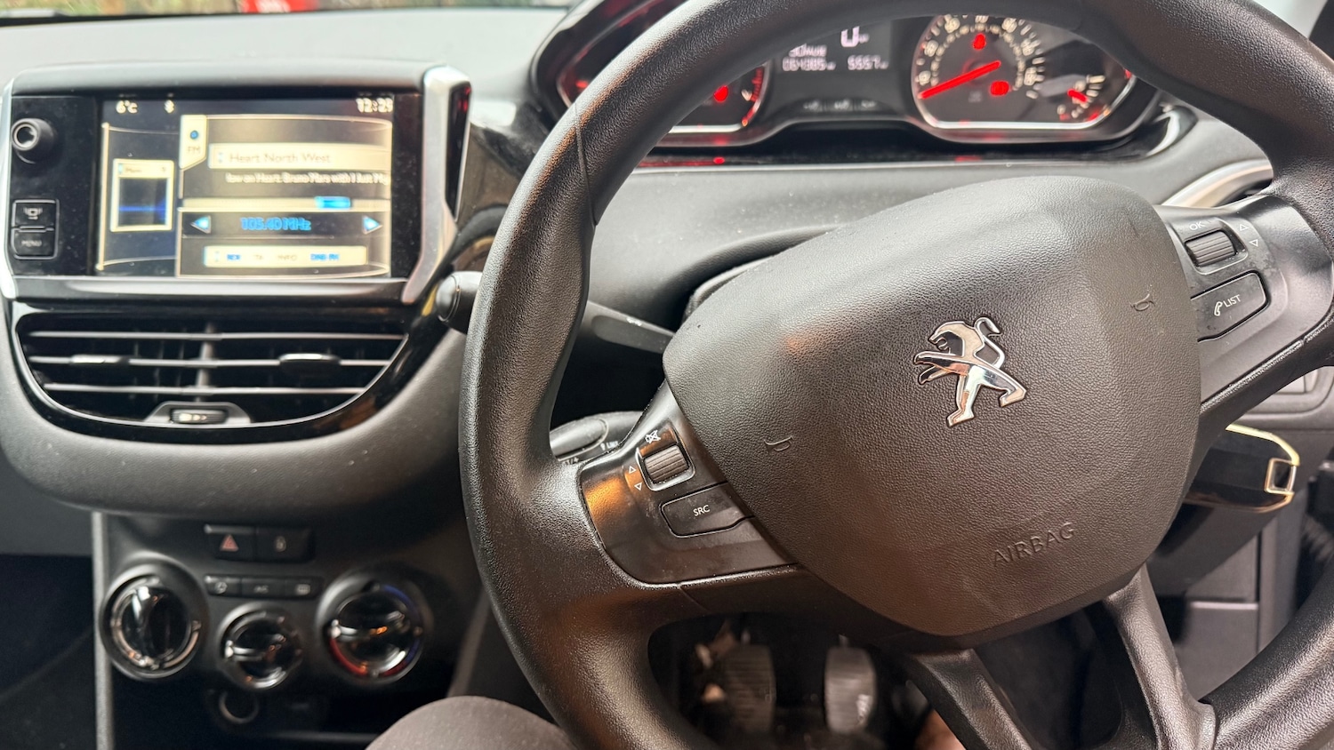 Used Peugeot 208 2013 for sale - 77240725: Photo 6