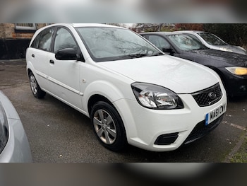 2011 (61) - 1.4 1 5dr