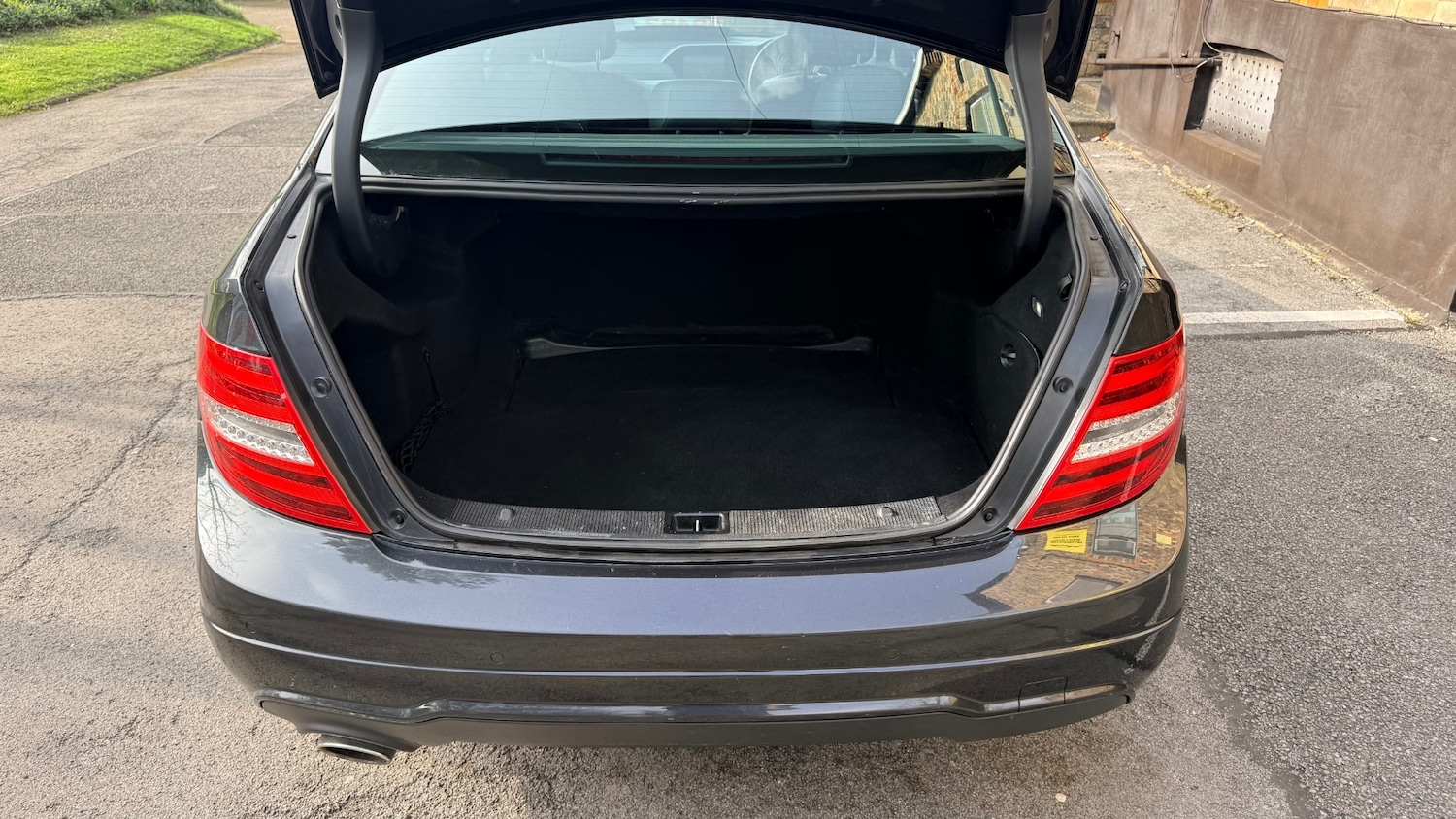 Used Mercedes-Benz C Class 2011 for sale - 77536419: Photo 34