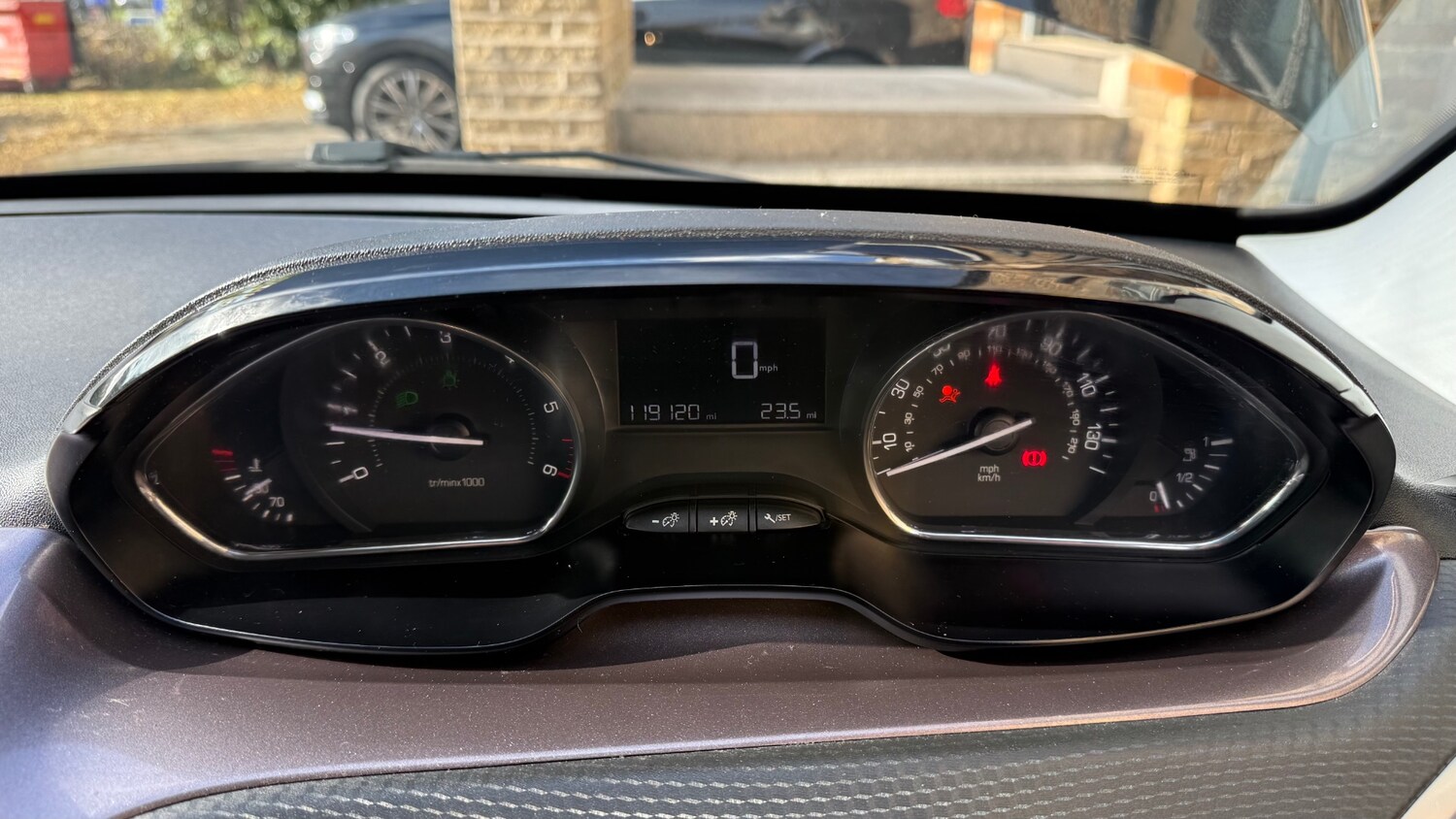 Used Peugeot 2008 2014 for sale - 76115260: Photo 15