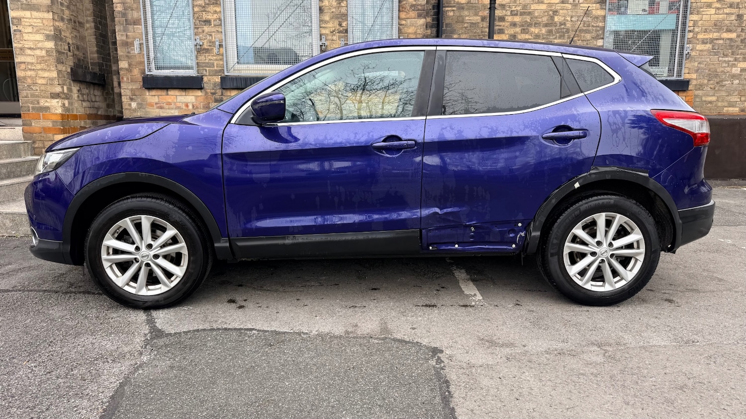 Used Nissan Qashqai 2015 for sale - 77988539: Photo 2