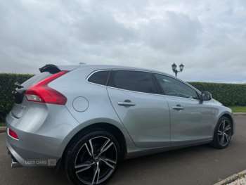 Used Volvo V40 2018 for sale - 75175522: Photo