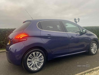 Used Peugeot 208 2016 for sale - 77060512: Photo