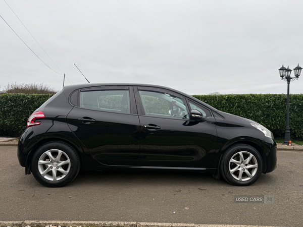Used Peugeot 208 2015 for sale - 76284799: Photo 3