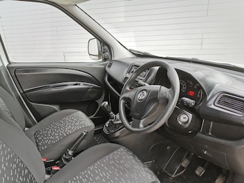Used Vauxhall Combo 2018 for sale - 77836999: Photo