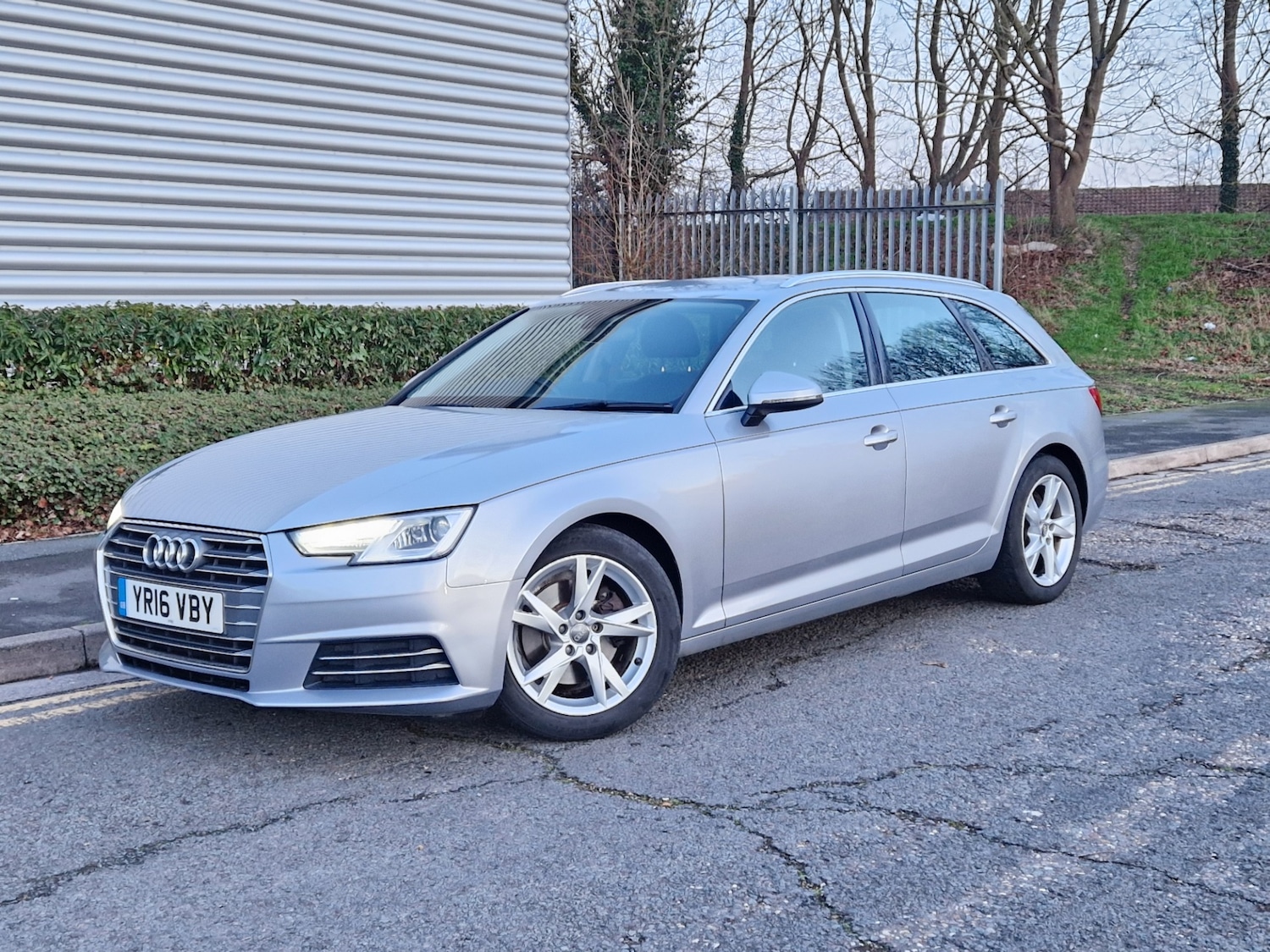 Used Audi A4 2016 for sale - 77161232: Photo 3