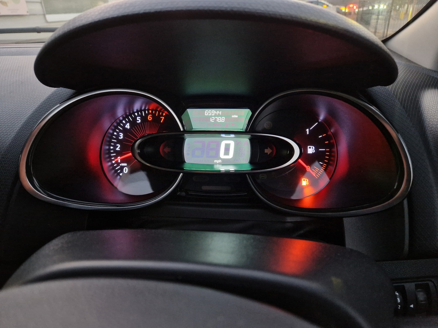 Used Renault Clio 2016 for sale - 76603114: Photo 15