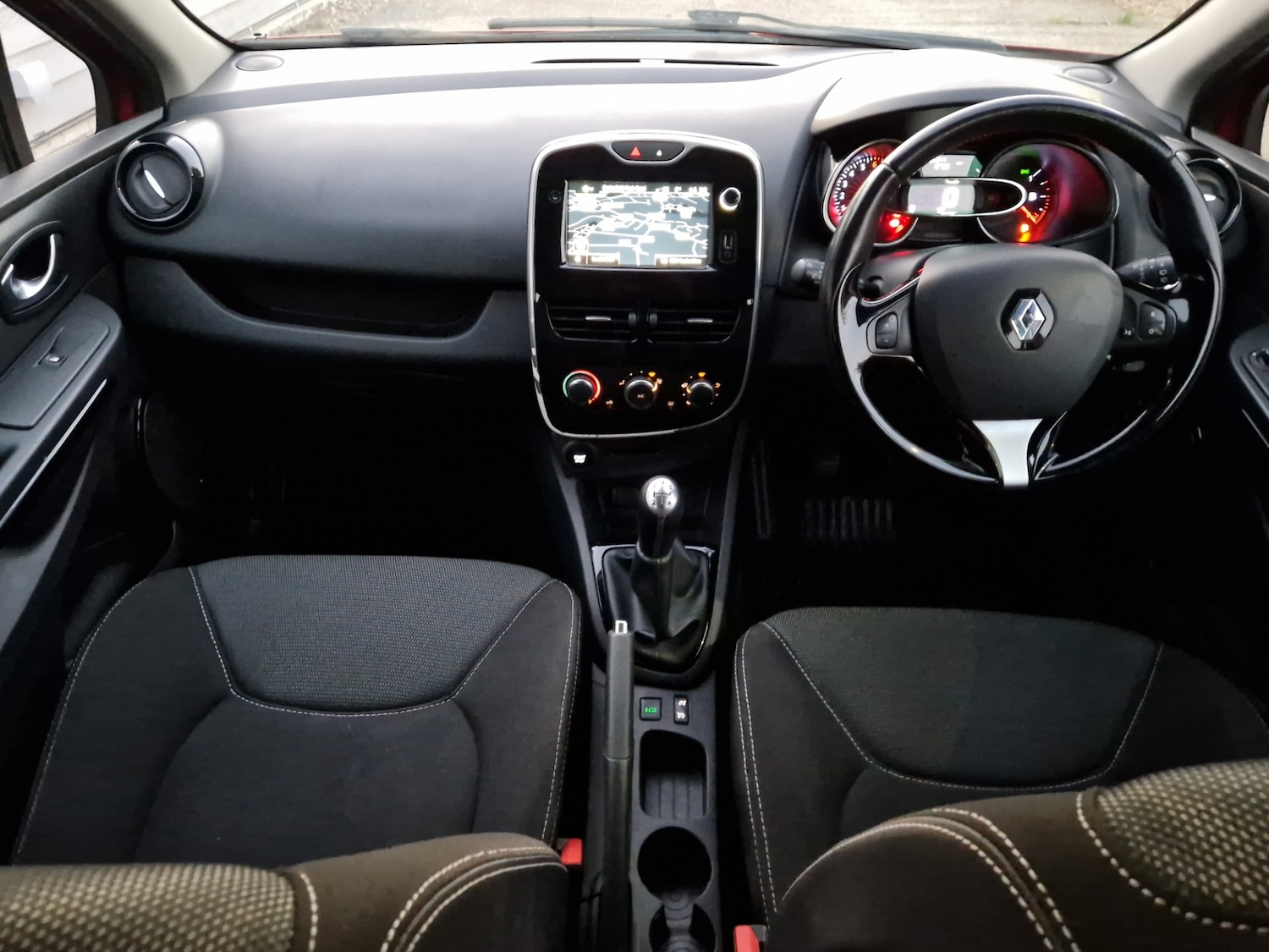 Used Renault Clio 2016 for sale - 76603114: Photo 9