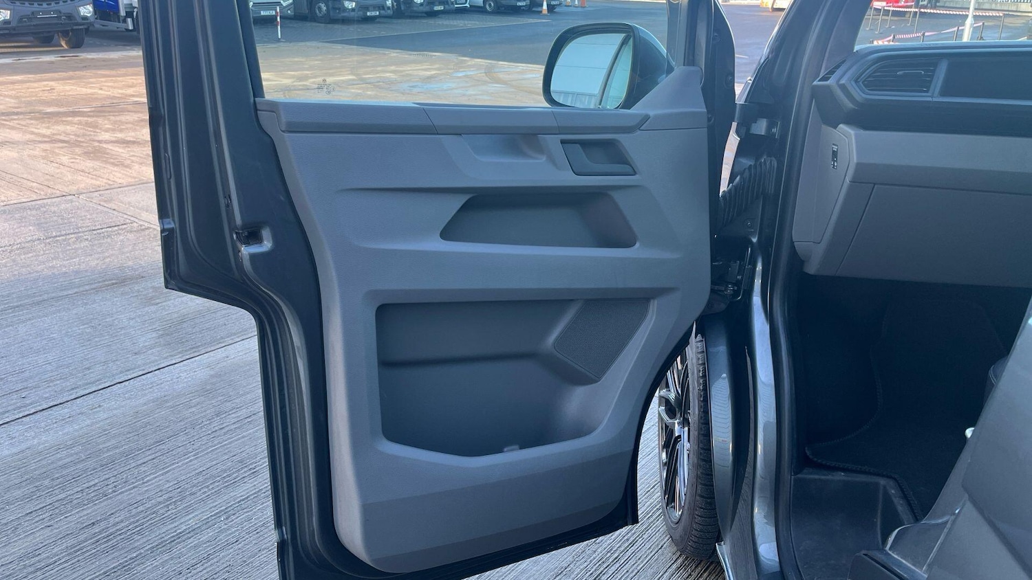 Used Volkswagen Transporter 2020 for sale - 76823848: Photo 27