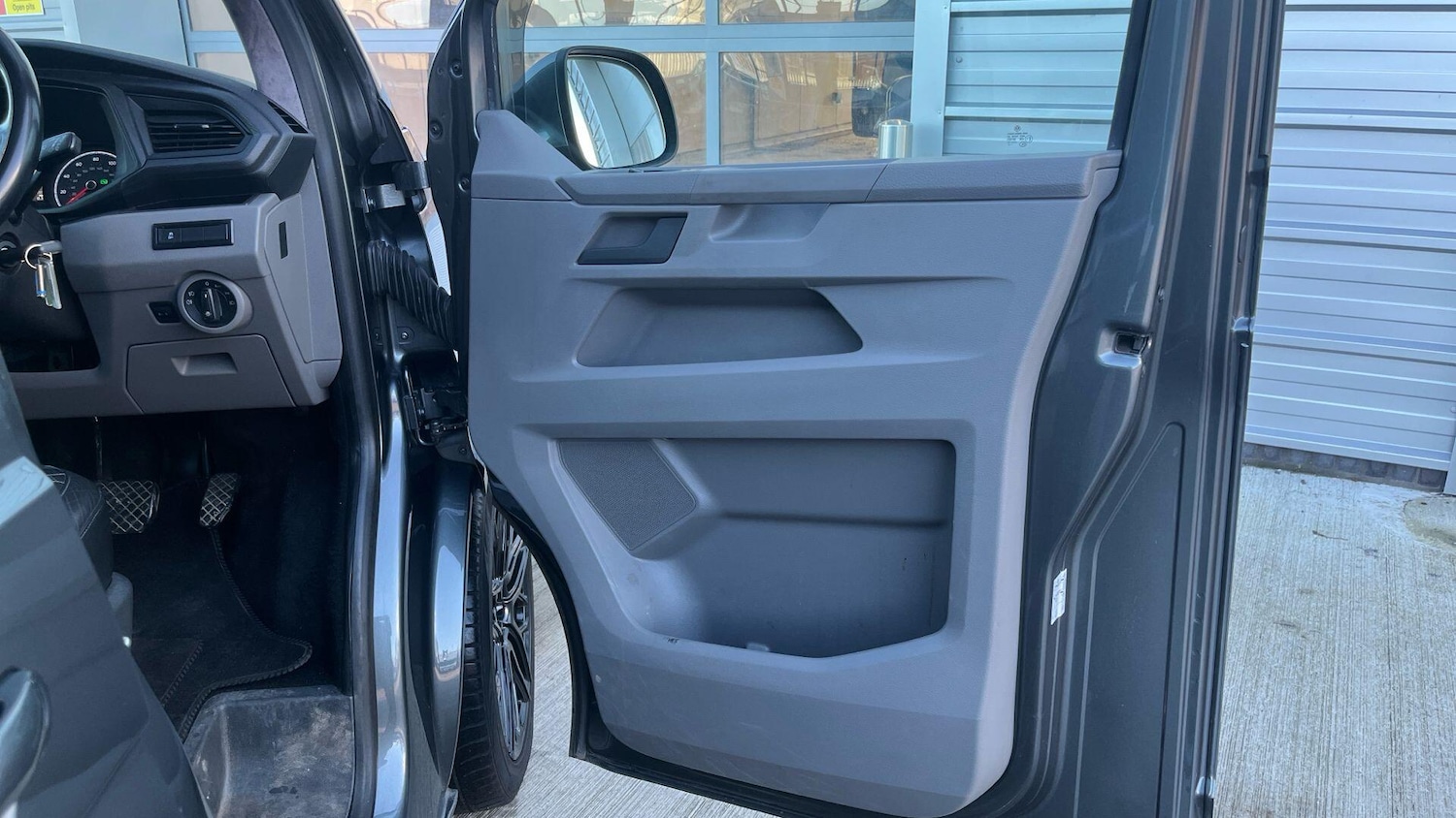 Used Volkswagen Transporter 2020 for sale - 76823848: Photo 28