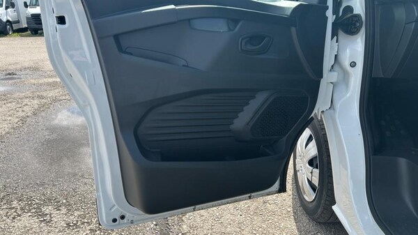 Used Renault Trafic 2023 for sale - 75400924: Photo 33