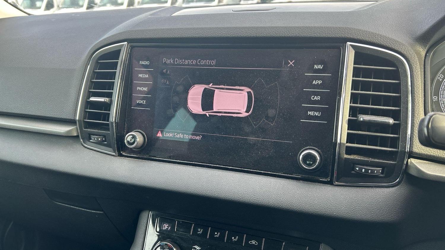 Used Skoda Karoq 2021 for sale - 76913001: Photo 18