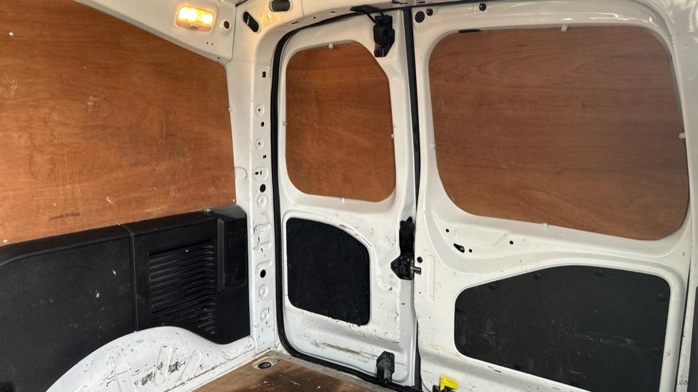 Used Peugeot Partner 2018 for sale - 76239259: Photo 23