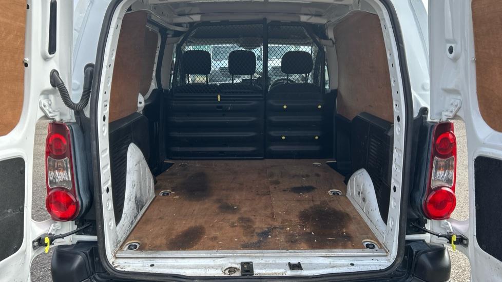 Used Peugeot Partner 2018 for sale - 76239259: Photo 24