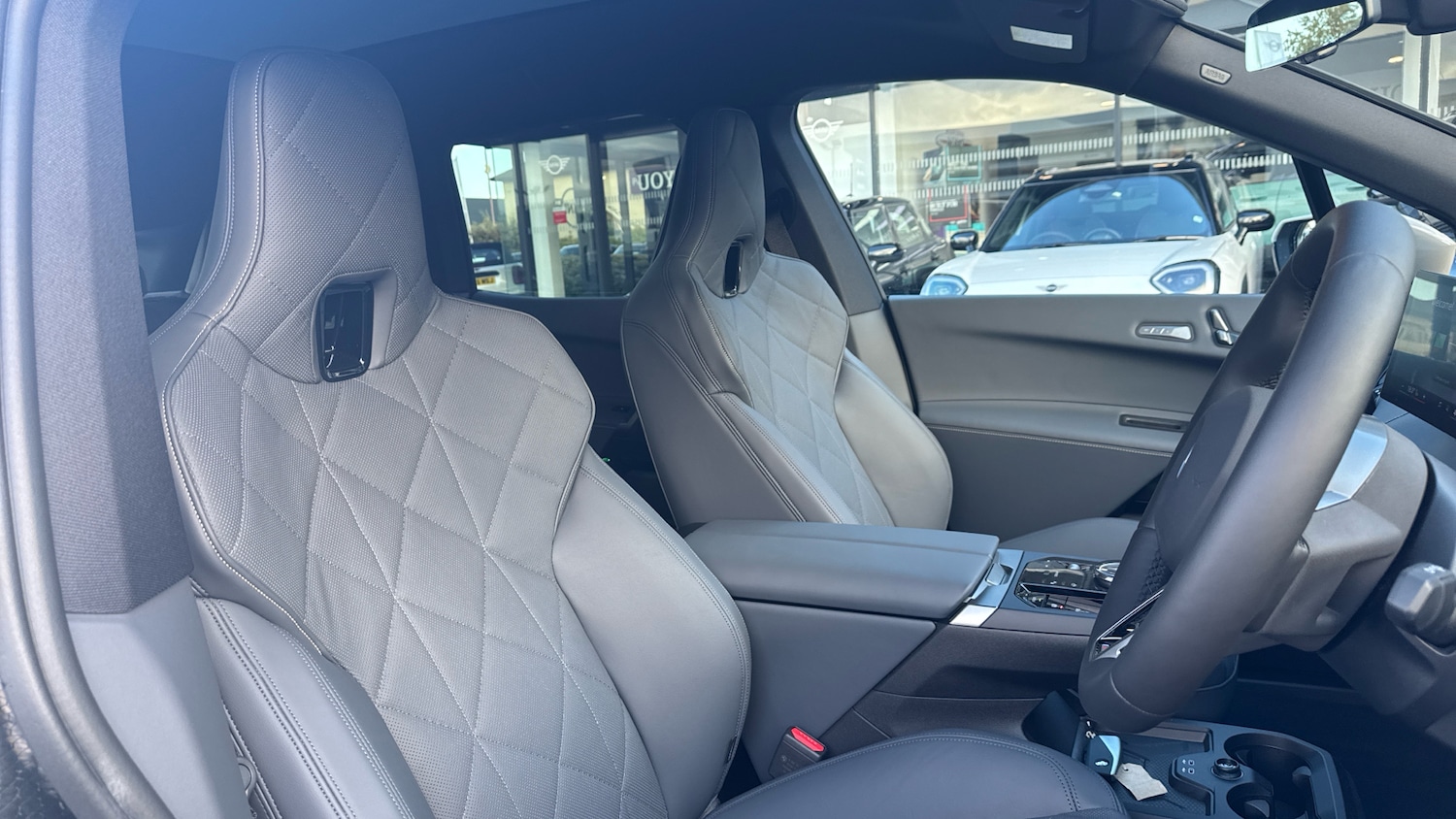 Used BMW iX 2025 for sale - 77068959: Photo 11