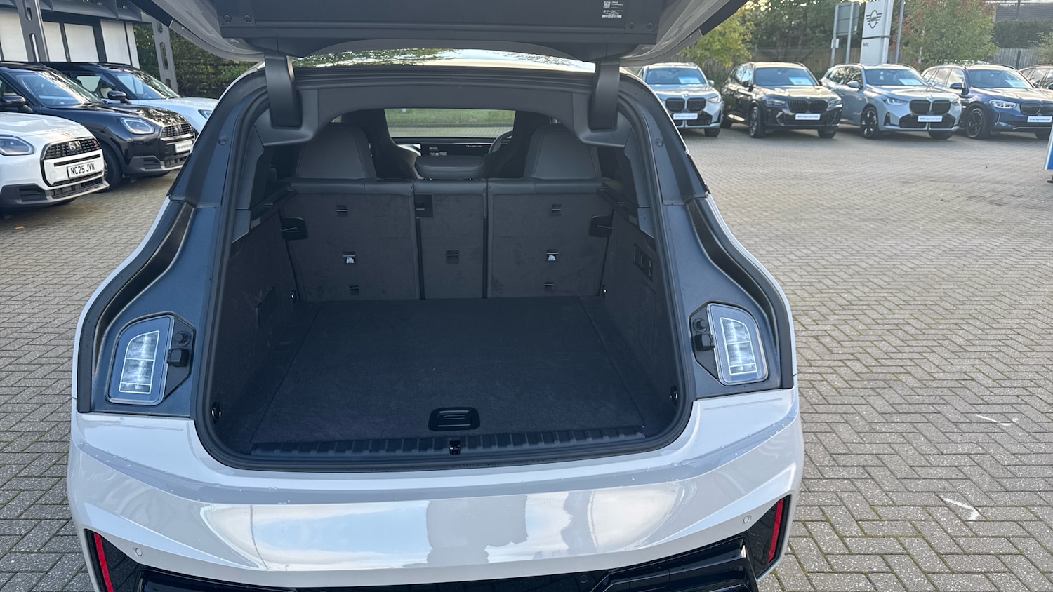 Used BMW iX 2025 for sale - 77068959: Photo 13