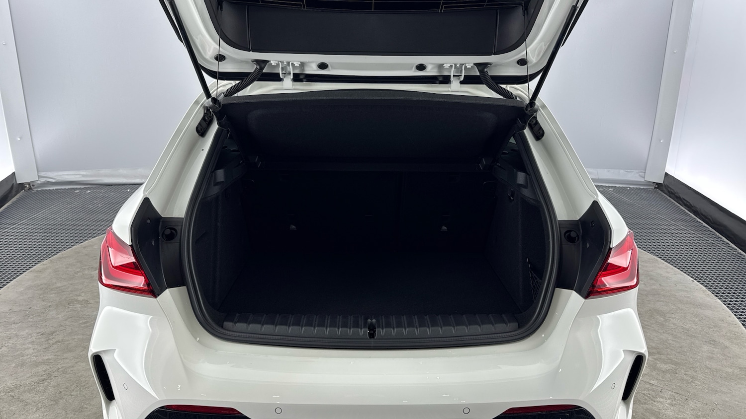 Used BMW 1 Series 2023 for sale - 77340245: Photo 13