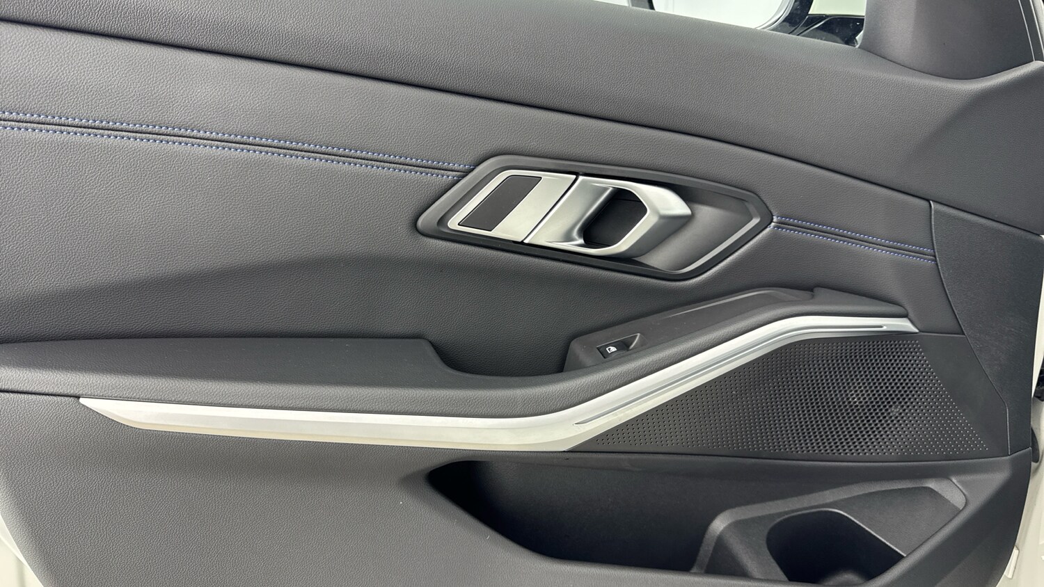 Used BMW 3 Series 2022 for sale - 77883872: Photo 57