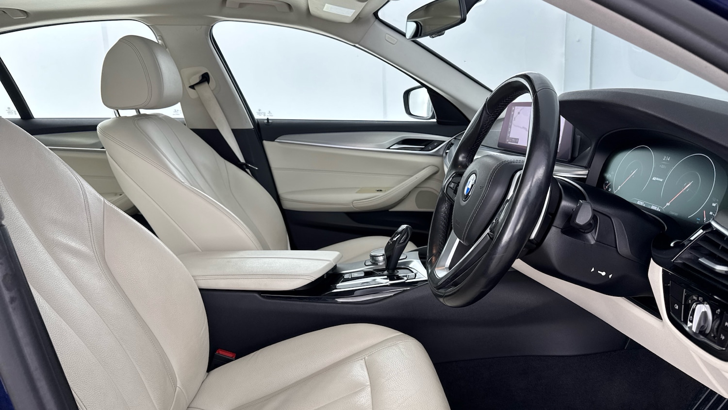 Used BMW 5 Series 2018 for sale - 76734355: Photo 11