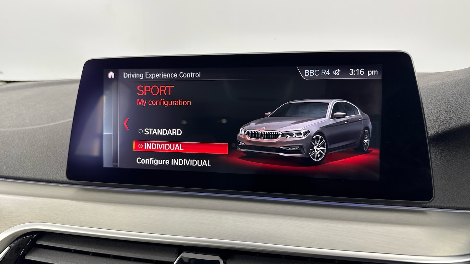 Used BMW 5 Series 2018 for sale - 76734355: Photo 32