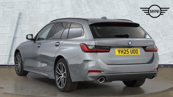 Used BMW 3 Series 2025 for sale - 76028047: Photo 2