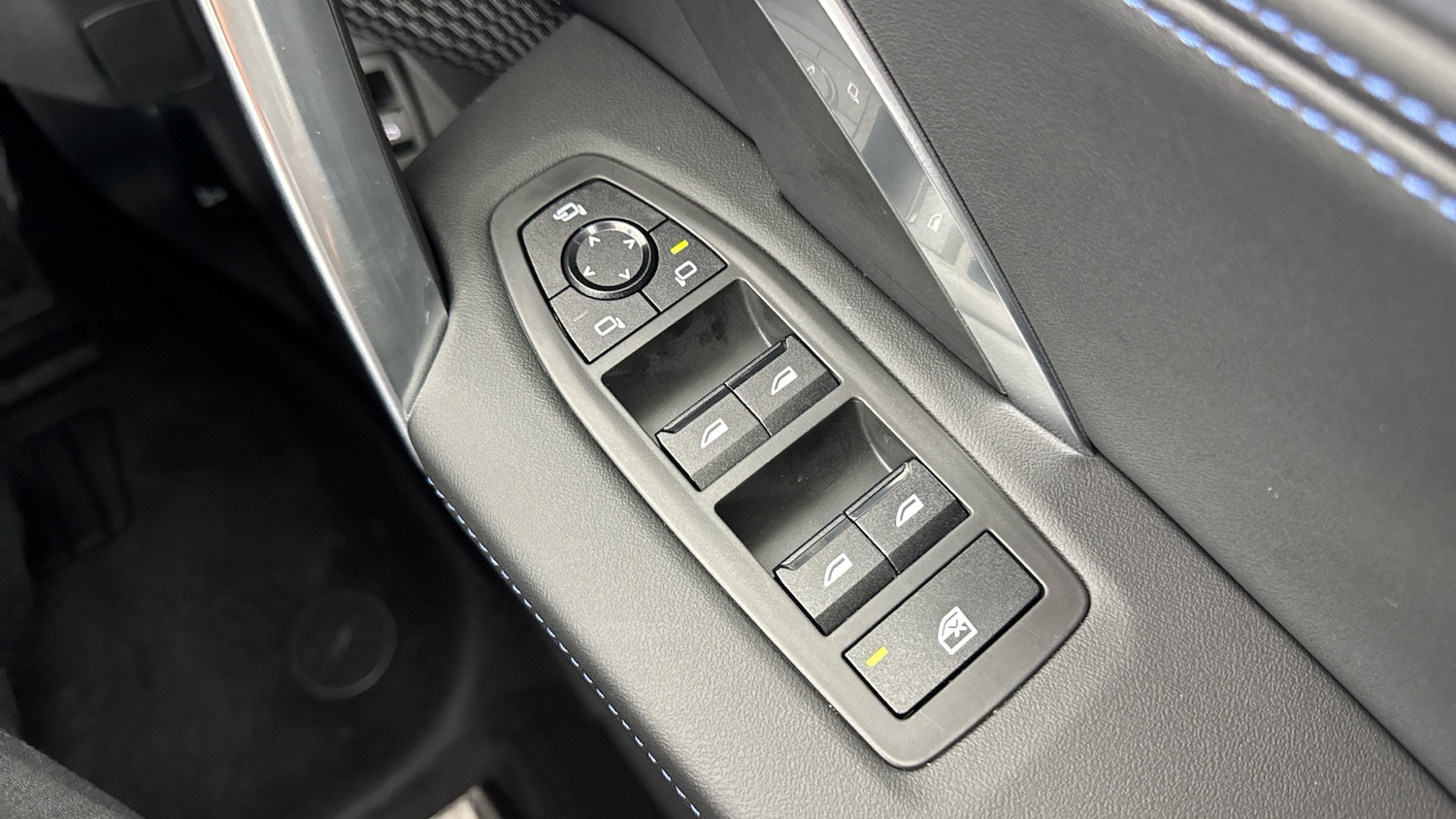 Used BMW iX1 2024 for sale - 76933504: Photo 32